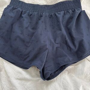 AMAZON Flower Detailed Cutout Athletic High Rise Medium Women's Navy Blue Shorts